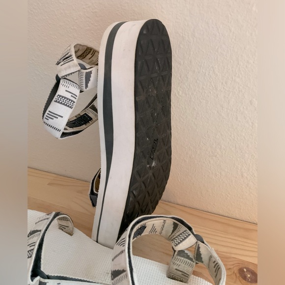 TEVA Flatform universal Sandal - Picture 3 of 4